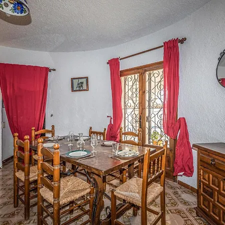 3 Bedroom Awesome In Miami Platja