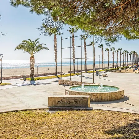 3 Bedroom Awesome In Miami Platja Holiday home *