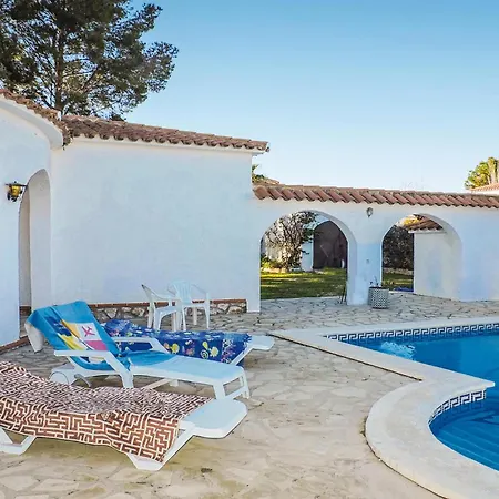 3 Bedroom Awesome In Miami Platja Holiday home