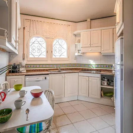 3 Bedroom Awesome In Miami Platja *