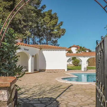 3 Bedroom Awesome In Miami Platja Holiday home Miami Playa