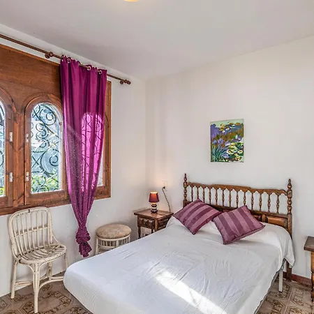 3 Bedroom Awesome In Miami Platja Holiday home