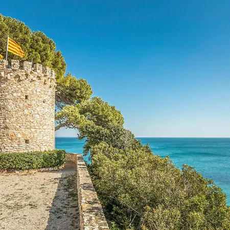 3 Bedroom Awesome In Miami Platja Holiday home Miami Playa